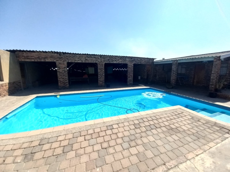 7 Bedroom Property for Sale in Vaal Power A H Free State